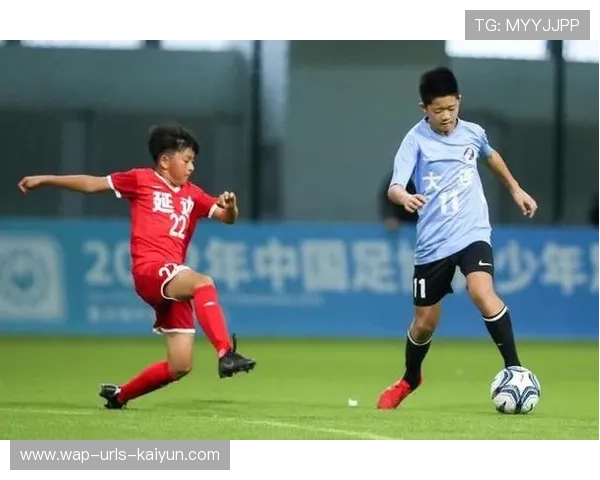 足球少年年仅 12 岁已经踢爆全场 足球少年年仅 12 岁已经踢爆全场