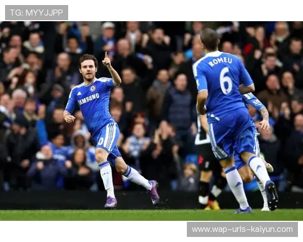 切尔西马杜埃凯底线倒三角助攻破门精彩瞬间