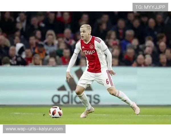 阿贾克斯中场核心开始扛起重任