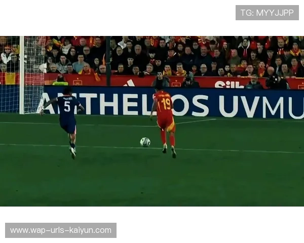 巴萨备战法兰克福之战，拉明·亚马尔边路冲击训练惊艳全场